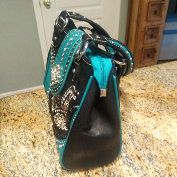 Montana West Womens Blue Conceal Carry Handbag Purse Rhinestone Buckle Studs EUC - Picture 4 of 16